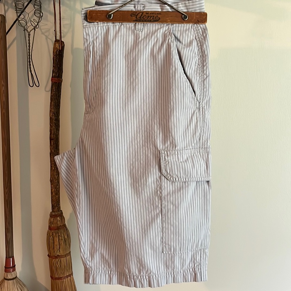 Calvin Klein men’s shorts Sz 33